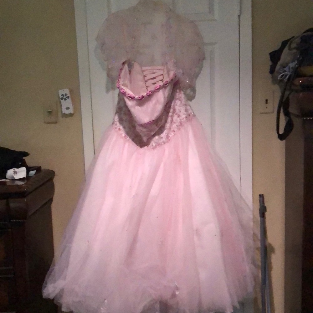 Dress - Picture 3 of 4